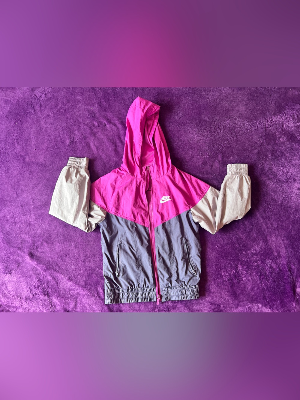 Nike Bright Pink Hooded Windbreaker Jacket Size Small (8/9 years)